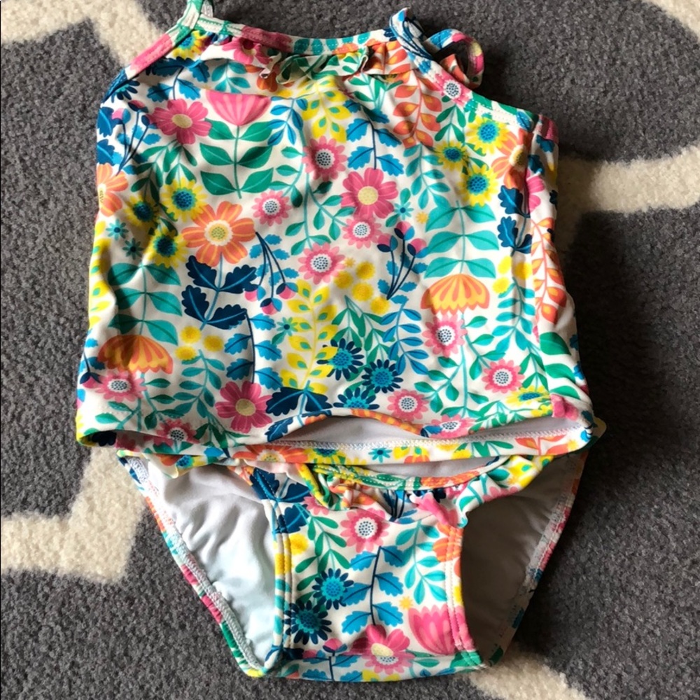 Flower Tankini swimsuit with ruffle detail